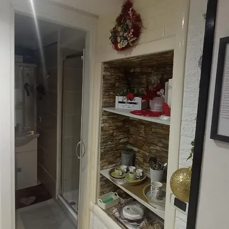 Awesomehouse Centre *