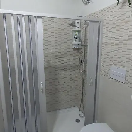 Awesomehouse Centre * バーリ