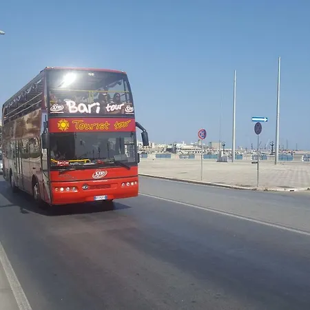 Awesomehouse Centre *