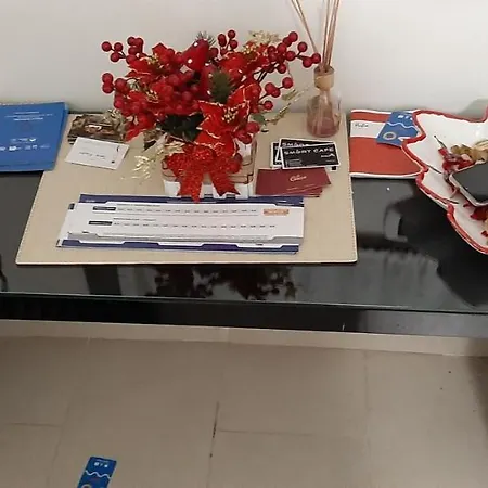 Awesomehouse Centre *