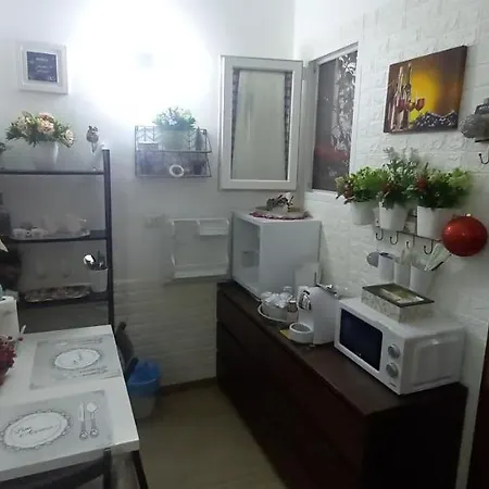 Awesomehouse Centre *