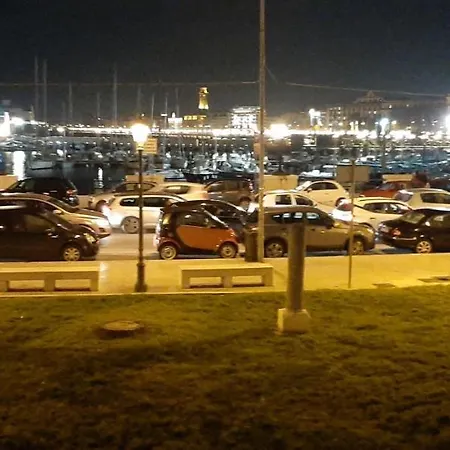 Awesomehouse Centre Holiday home *