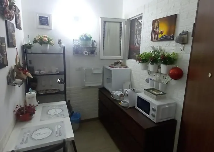 Awesomehouse Centre *